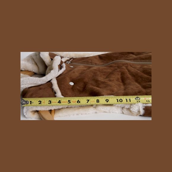 LOVE TREE Medium Faux Fur/Suede Sleeveless Jacket - Picture 7 of 8